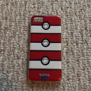 Pokémon iPhone SE case